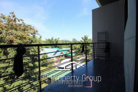 Four Story Commercial Building For Sale in Good Location