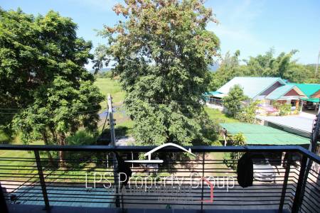 Four Story Commercial Building For Sale in Good Location
