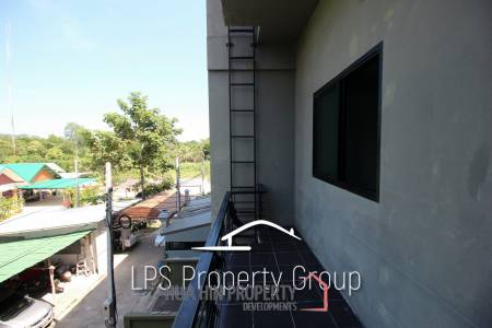 Four Story Commercial Building For Sale in Good Location