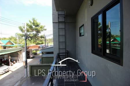 Four Story Commercial Building For Sale in Good Location