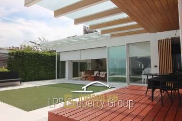 Absolute Beachfront - Modern Design 6 Bedroom Villa Absolute Beachfront - Modern Design 6 Bedroom Villa