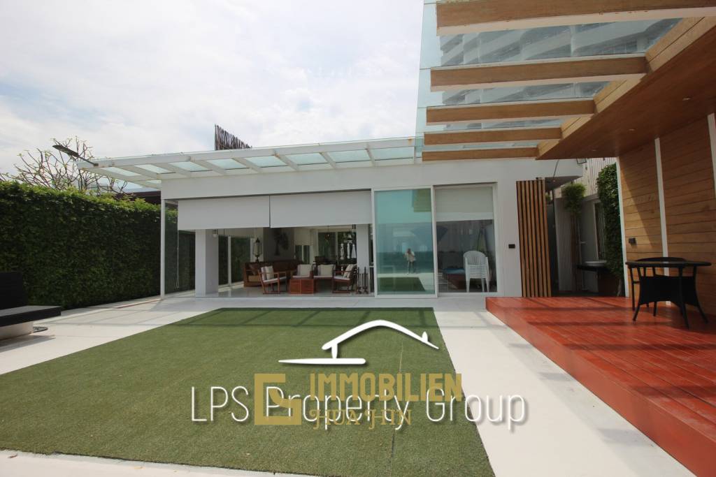 Direkt am Meer - modern gestaltete Villa mit 6 Schlafzimmern
