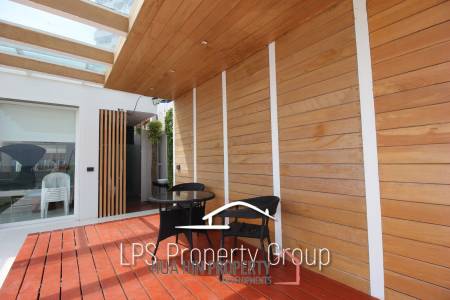 Absolute Beachfront - Modern Design 6 Bedroom Villa
