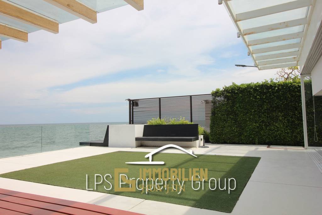 Direkt am Meer - modern gestaltete Villa mit 6 Schlafzimmern