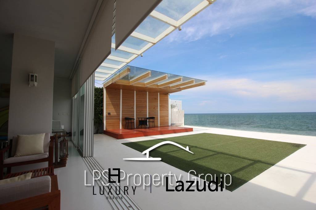 Absolute Beachfront - Modern Design 6 Bedroom Villa