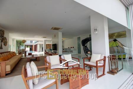 Direkt am Meer - modern gestaltete Villa mit 6 Schlafzimmern
