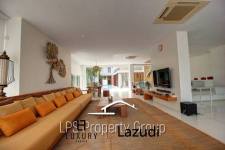 Absolute Beachfront - Modern Design 6 Bedroom Villa