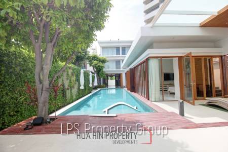 Absolute Beachfront - Modern Design 6 Bedroom Villa