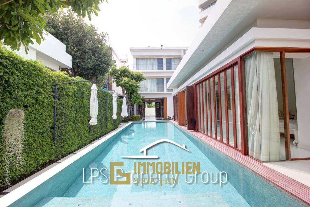 Direkt am Meer - modern gestaltete Villa mit 6 Schlafzimmern