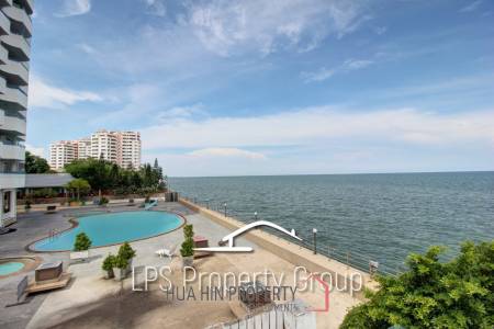 Absolute Beachfront - Modern Design 6 Bedroom Villa