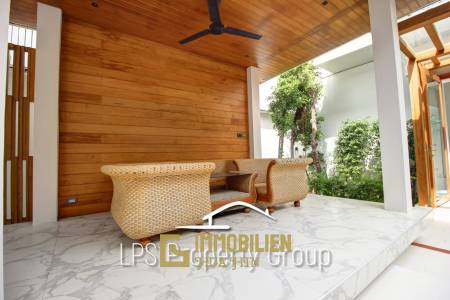 Direkt am Meer - modern gestaltete Villa mit 6 Schlafzimmern