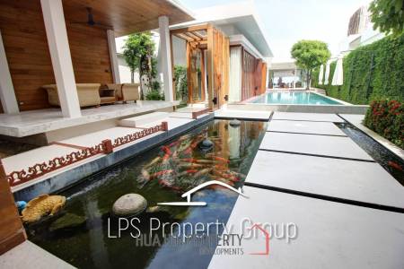 Absolute Beachfront - Modern Design 6 Bedroom Villa