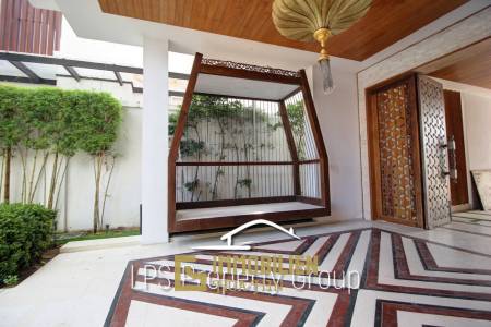 Direkt am Meer - modern gestaltete Villa mit 6 Schlafzimmern