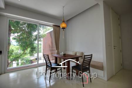 Absolute Beachfront - Modern Design 6 Bedroom Villa