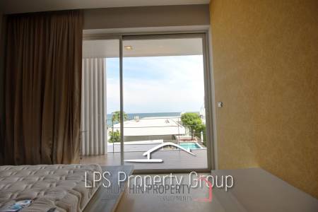 Absolute Beachfront - Modern Design 6 Bedroom Villa