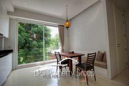 Absolute Beachfront - Modern Design 6 Bedroom Villa