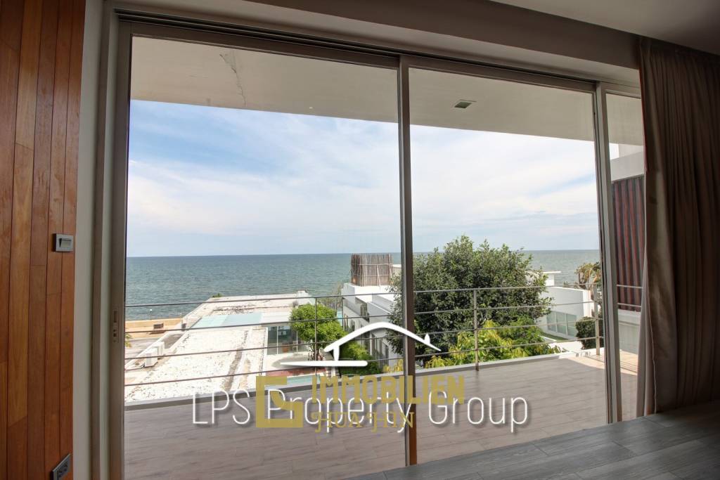 Direkt am Meer - modern gestaltete Villa mit 6 Schlafzimmern
