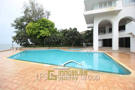 1 Bedroom Beach Front Condo at Huahin Garden Beach