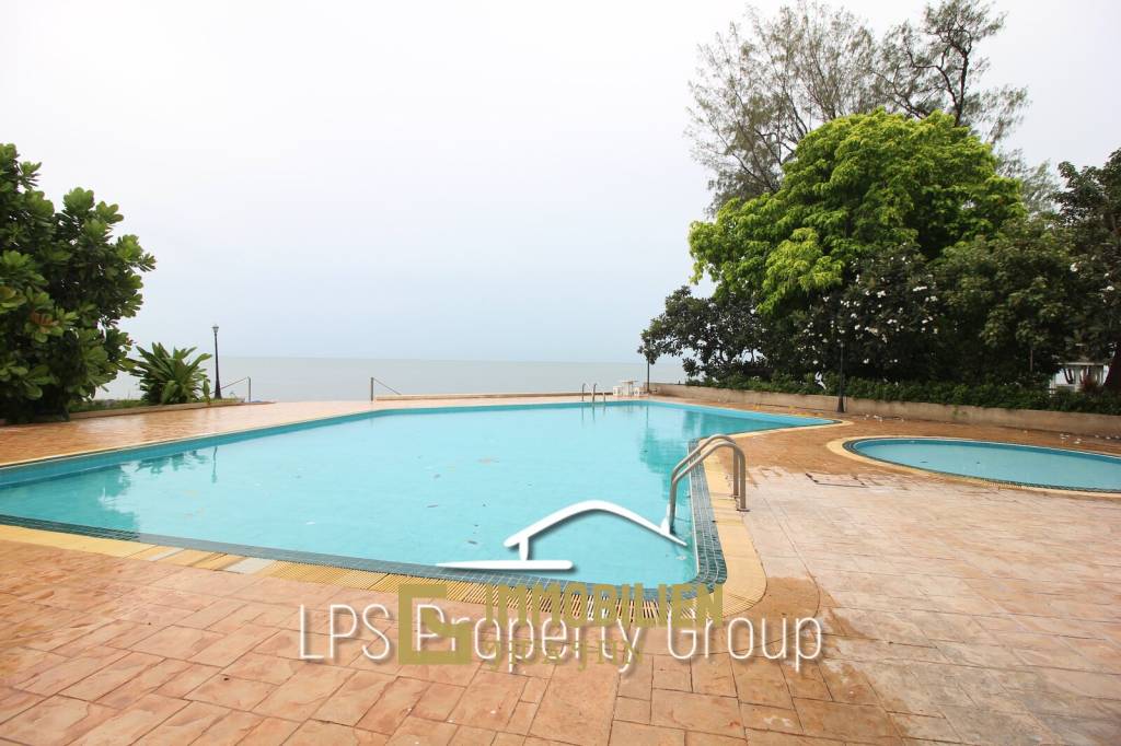 1 Bedroom Beach Front Condo at Huahin Garden Beach