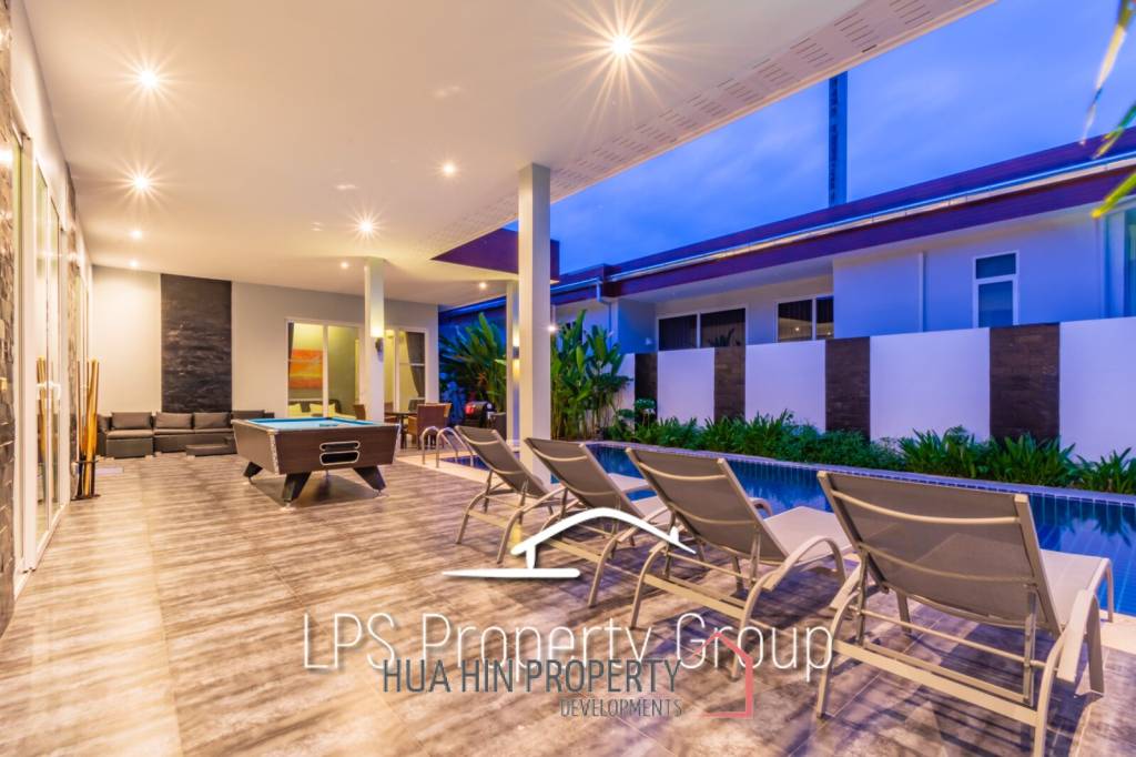 Modern 4 Bedroom Pool Villa