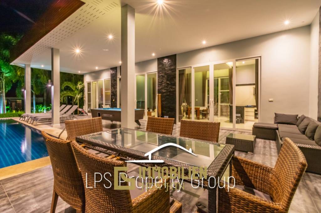 Moderne 4 Schlafzimmer Pool Villa
