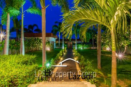 Modern 4 Bedroom Pool Villa