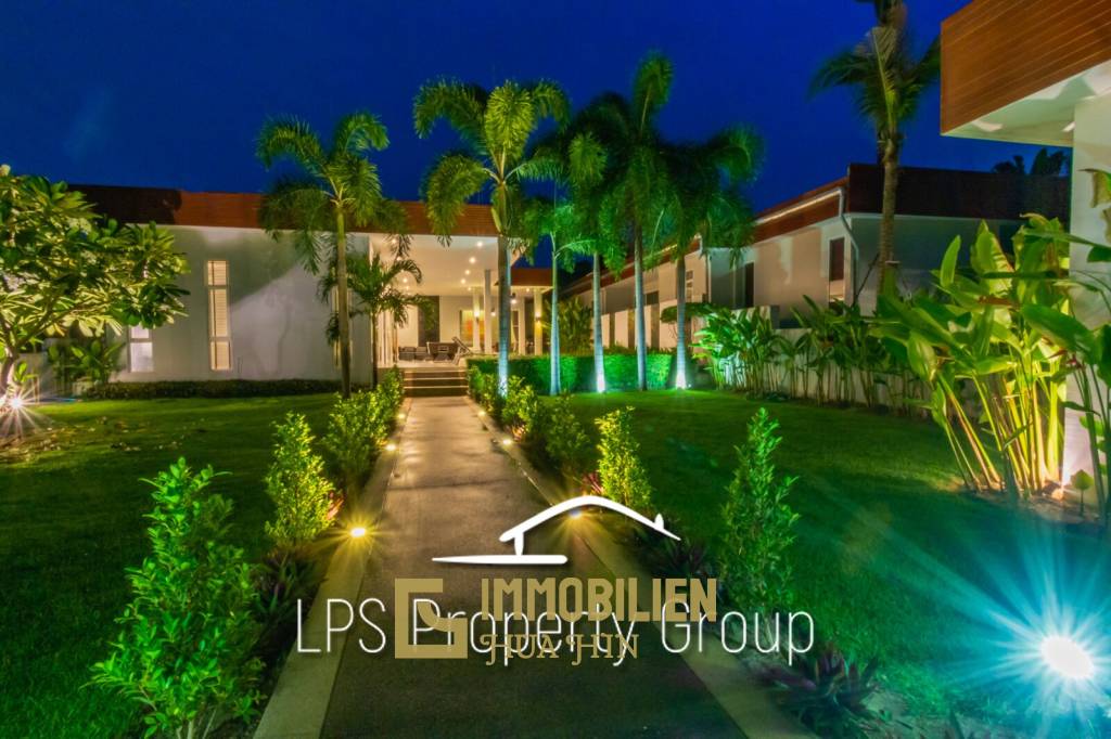 Moderne 4 Schlafzimmer Pool Villa