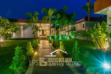 Moderne 4 Schlafzimmer Pool Villa