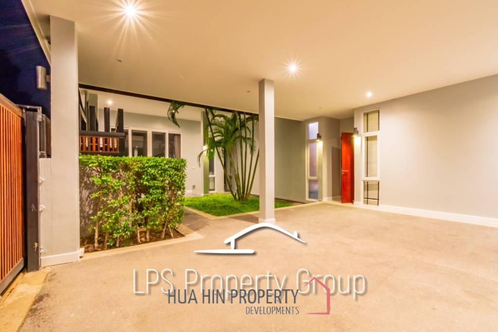 Modern 4 Bedroom Pool Villa