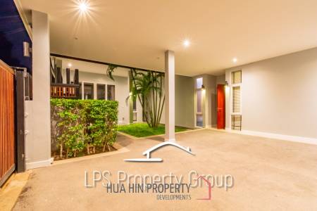 Modern 4 Bedroom Pool Villa