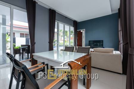 Moderne 4 Schlafzimmer Pool Villa