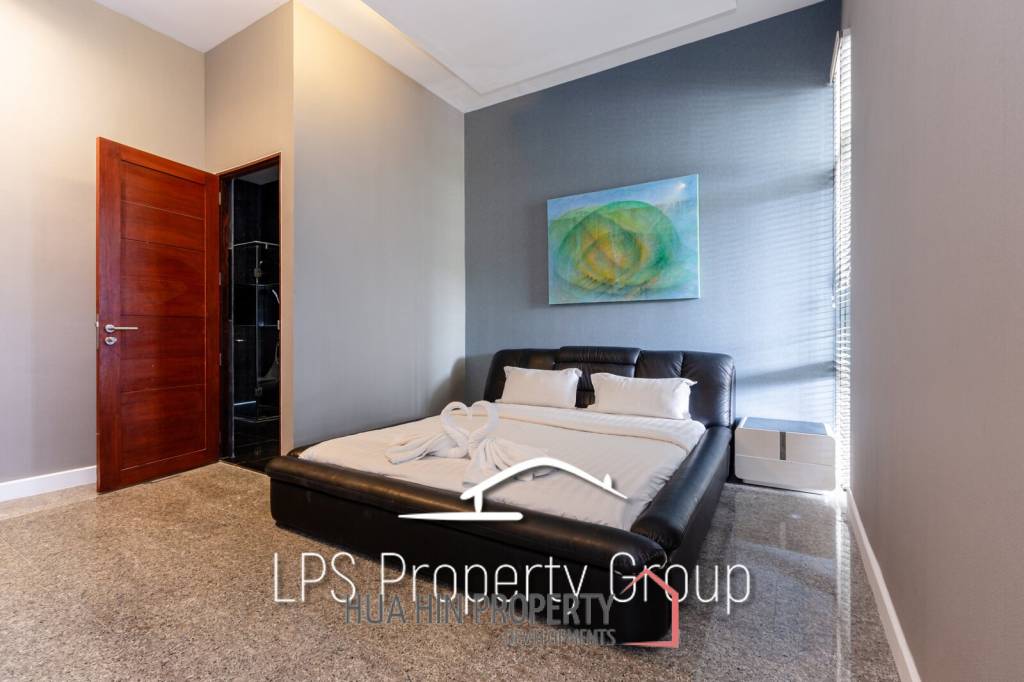 Modern 4 Bedroom Pool Villa