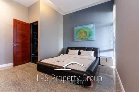 Modern 4 Bedroom Pool Villa