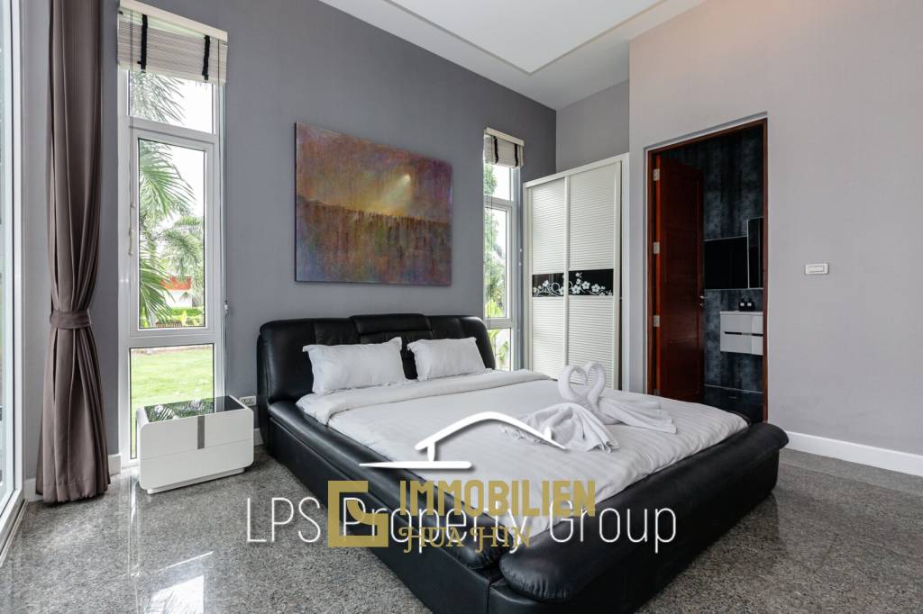 Moderne 4 Schlafzimmer Pool Villa