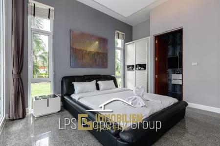 Moderne 4 Schlafzimmer Pool Villa