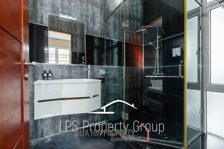 Modern 4 Bedroom Pool Villa