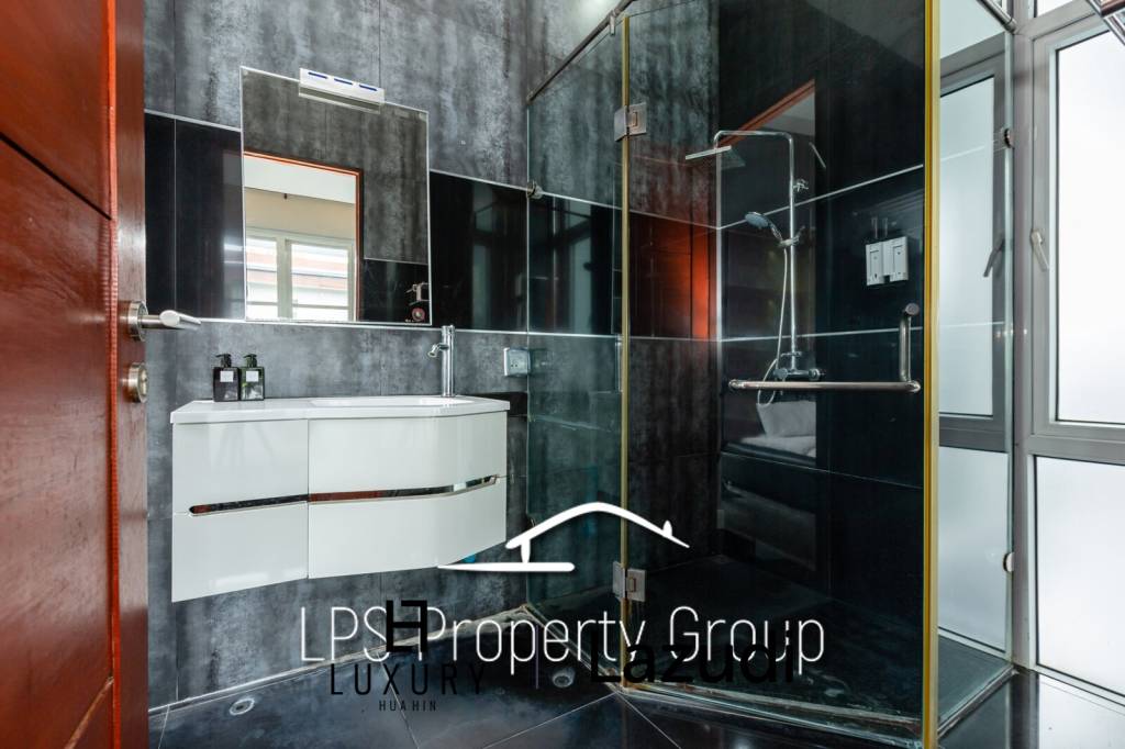 Modern 4 Bedroom Pool Villa