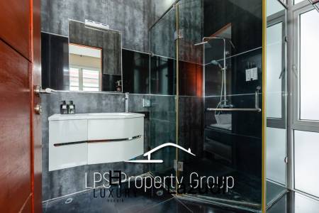 Modern 4 Bedroom Pool Villa