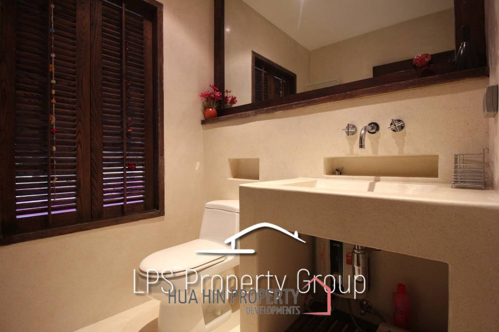 2 Bedroom Beach Front Condo at Las Tortugas
