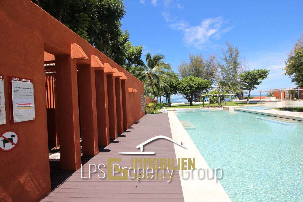 2 Bedroom Beach Front Condo at Las Tortugas