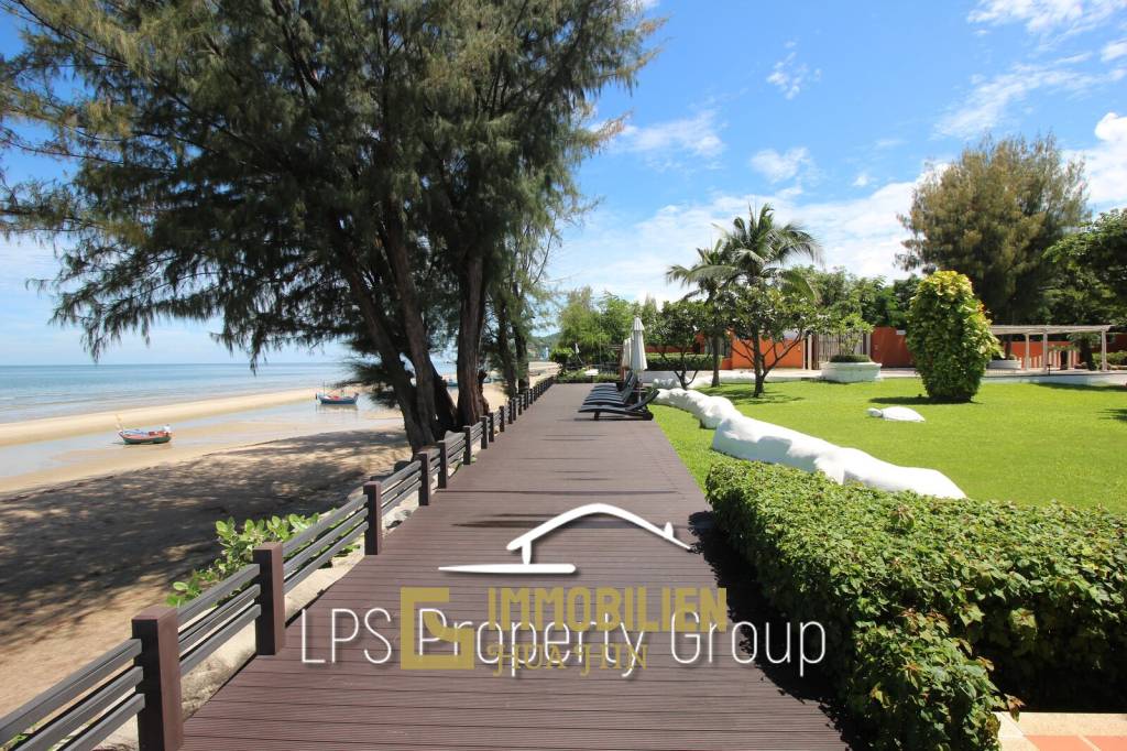 2 Bedroom Beach Front Condo at Las Tortugas