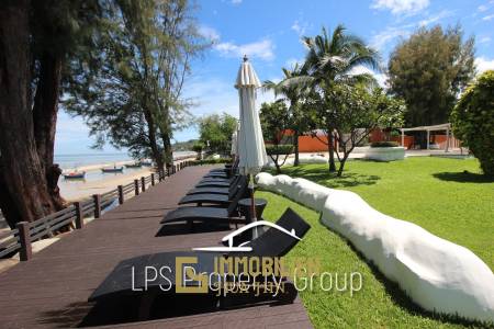 2 Bedroom Beach Front Condo at Las Tortugas