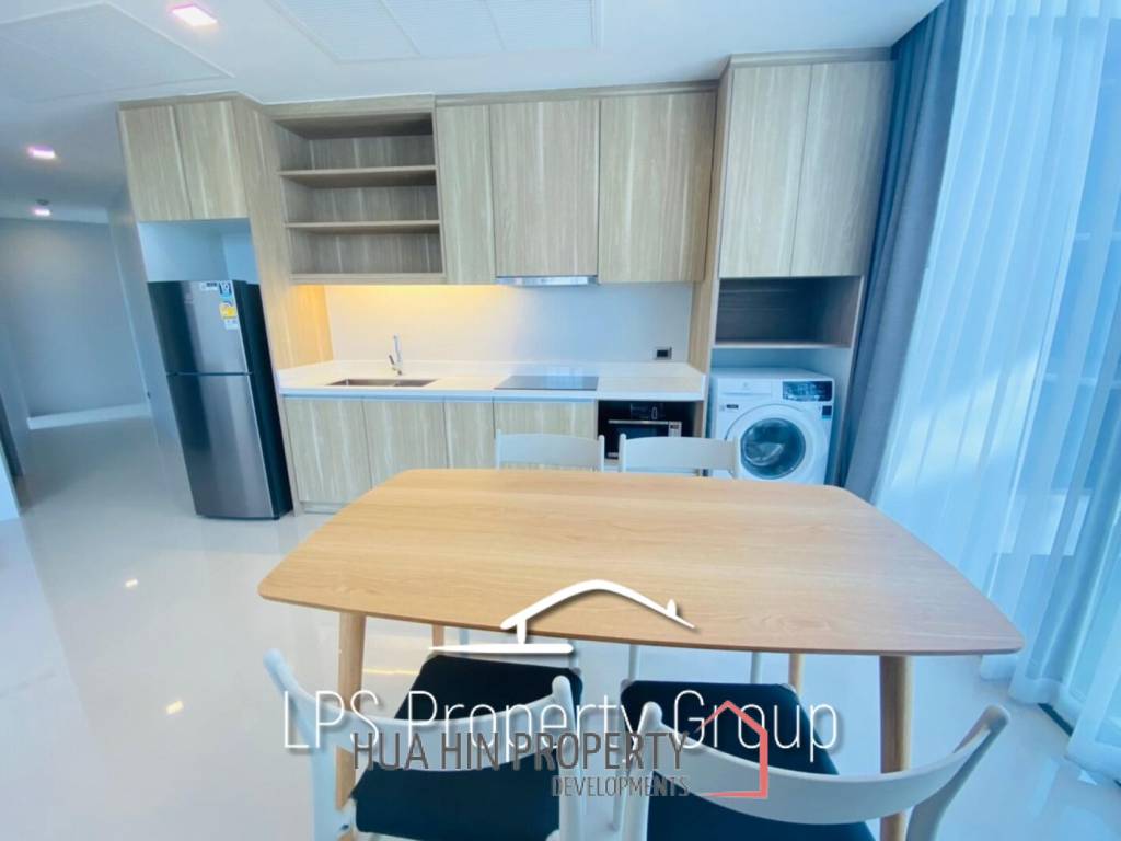 Brand New 2 Bedroom Condo 150m To The Beach