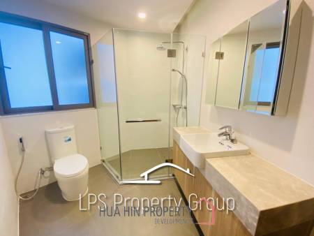 Brand New 2 Bedroom Condo 150m To The Beach