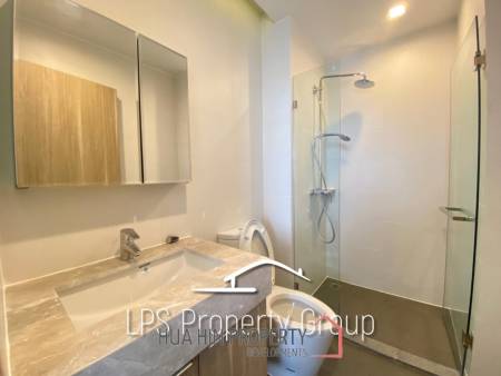 Brand New 2 Bedroom Condo 150m To The Beach