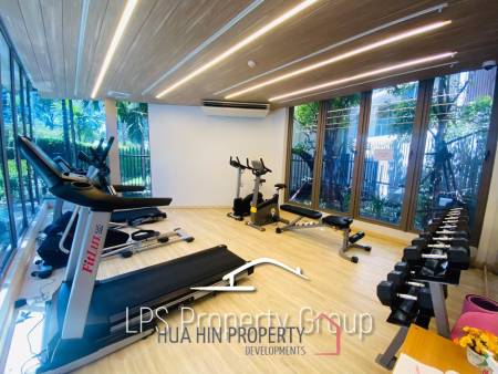 Brand New 2 Bedroom Condo 150m To The Beach