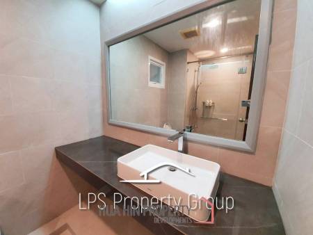 2 Bed Condo Very Close to Central Hua Hin
