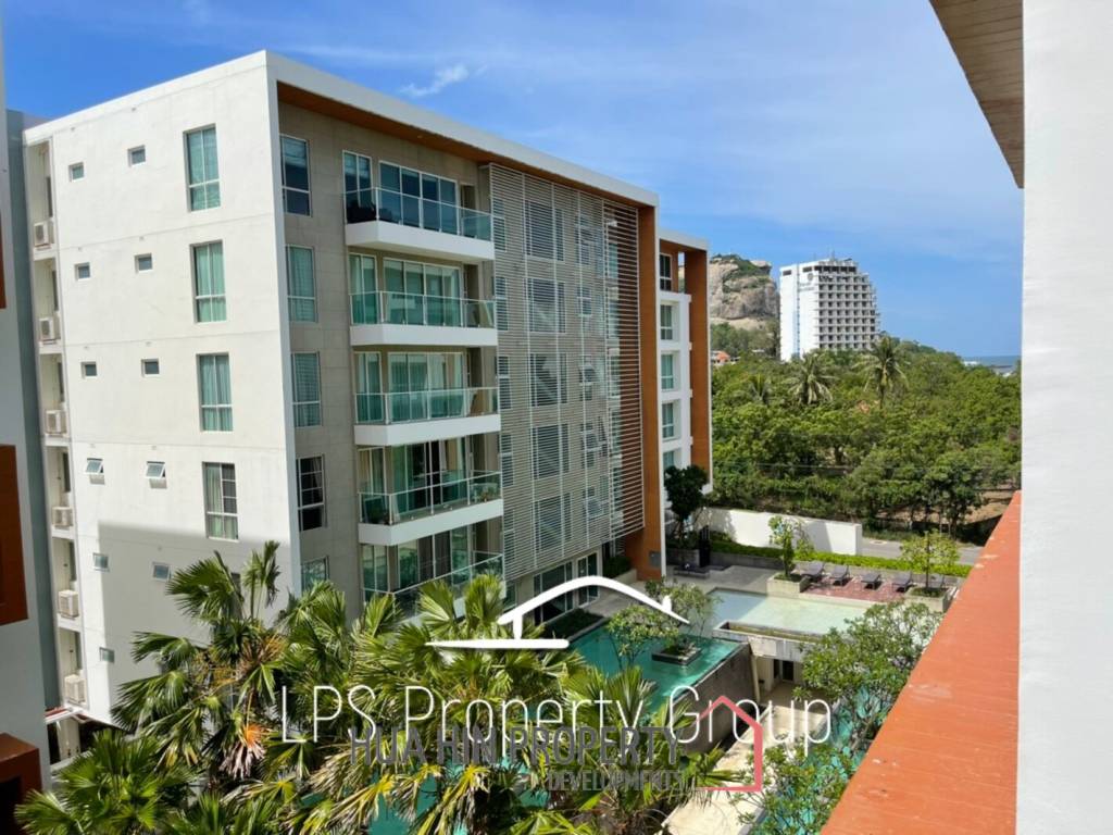 2 Bedroom Condo Walking Distance To The Beach