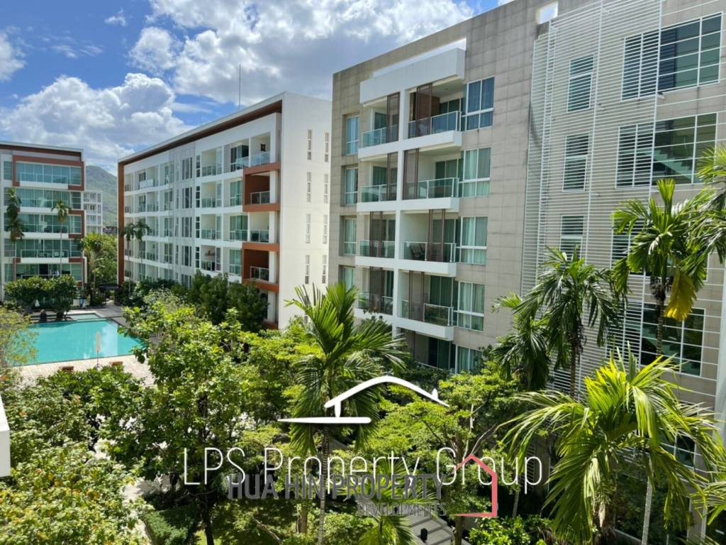 2 Bedroom Condo Walking Distance To The Beach