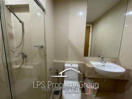 2 Bedroom Condo Walking Distance To The Beach